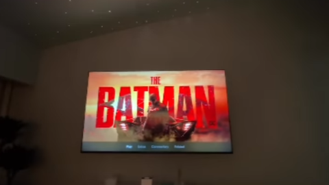 Matthew Perry poslední dny před smrtí zaplnil svůj profil s odkazy na Batmana.