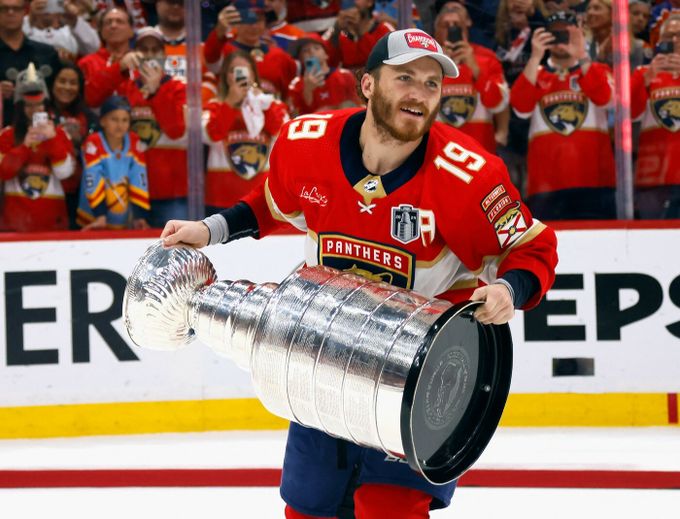 Tkachuk chce třetí korunu. USA bude obhajovat zlato s vítězem olympiády a Stanley Cupu Tkachuk chce třetí korunu. USA bude obhajovat zlato s vítězem olympiády a Stanley Cupu