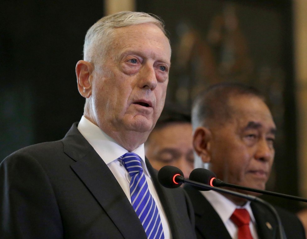 Americký ministr obrany se v Indonésii dočkal nezvyklé přehlídky.