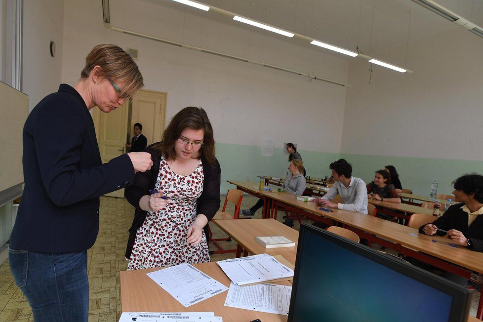 V úterý 11. dubna začala letošní maturita. Studenti jako první absolvovali slohové cvičení z českého jazyka.