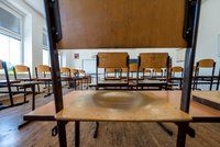 Průlomový rozsudek nad pražským gymnáziem: Otevírat zatím nemusí, soud vyhověl žádosti školy