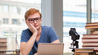 Maturita 2026 přehledně: Co se mění, termíny, jak probíhá státní a profilová část Maturita 2026 přehledně: Co se mění, termíny, jak probíhá státní a profilová část