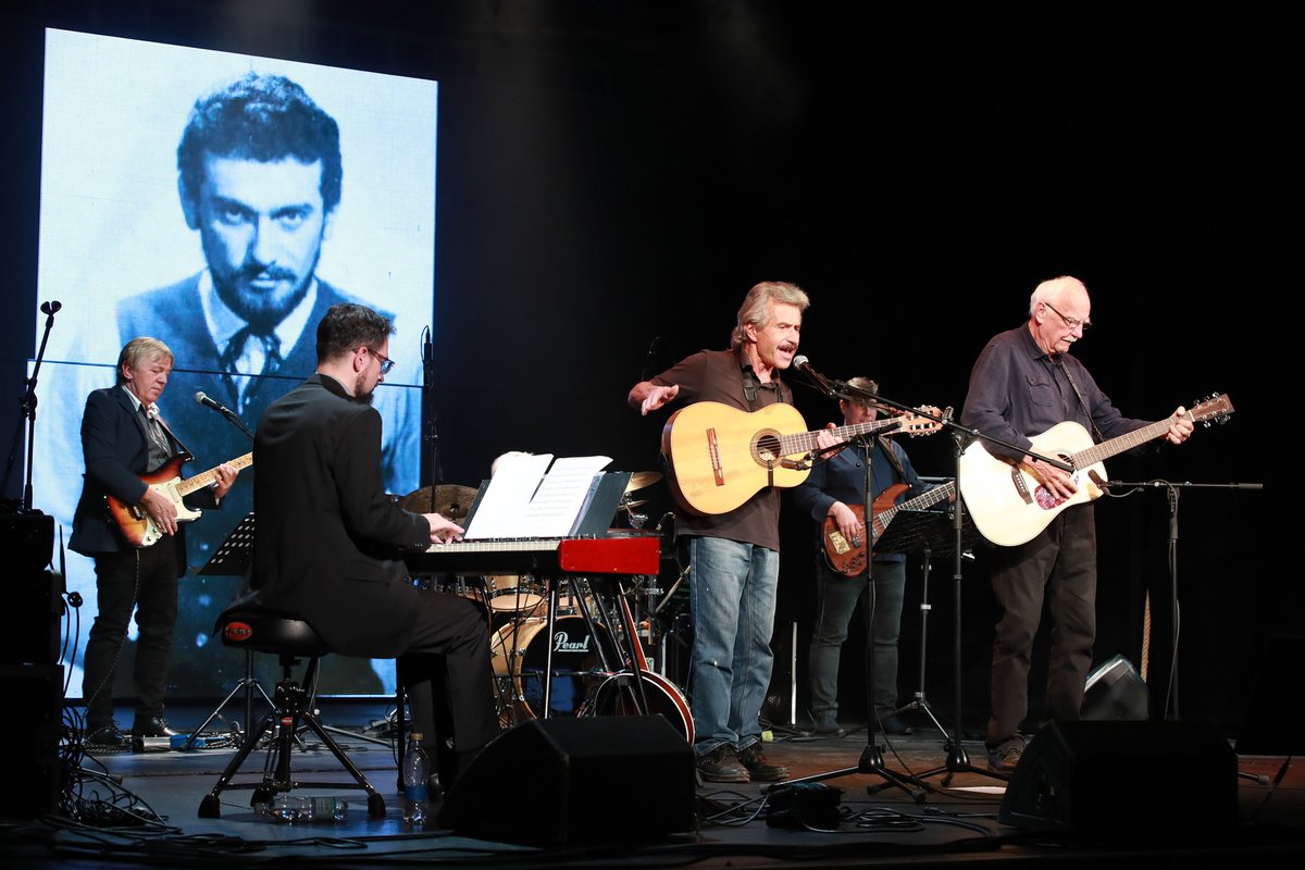 Koncert byl oslavou nedožitých 90. narozenin legendárního Slavíka z Madridu.