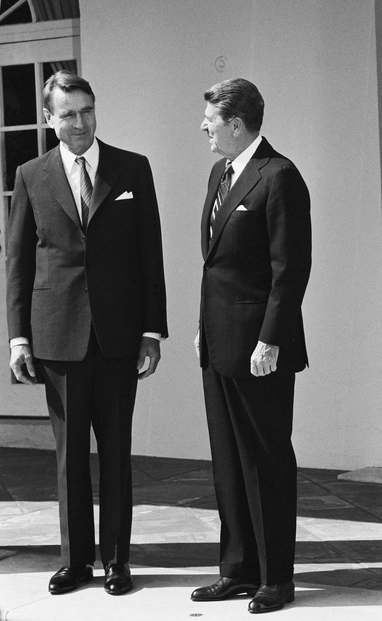 Finský prezident Mauno Koivisto s americký prezidentem Ronaldem Reaganem
