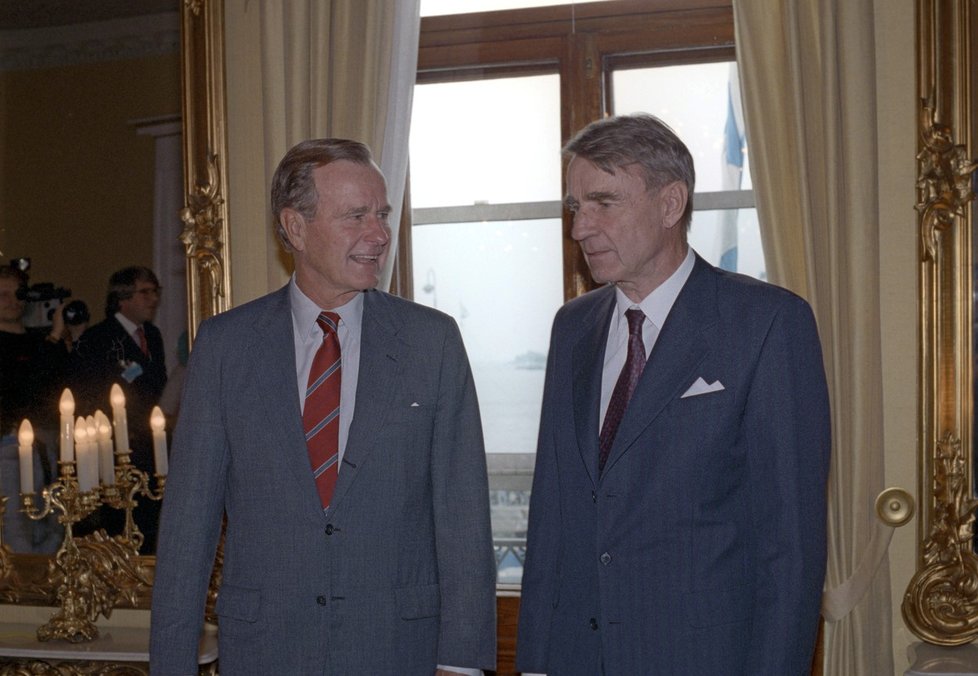 Finský prezident Mauno Koivisto s americkým prezidentem Georgem Bushem starším