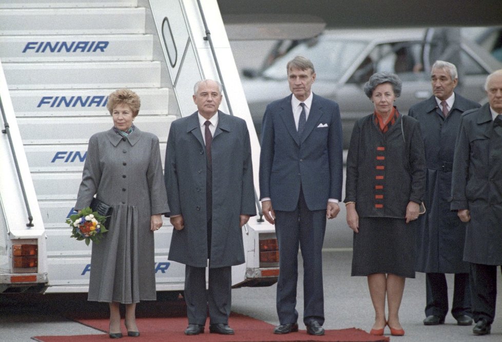 Finský prezident Mauno Koivisto s vůdcem SSSR Michailem Gorbačovem
