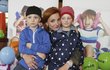 Michaela Maurerová se svými dvojčaty Michaela Maurerová se svými dvojčaty