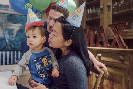 Max, dcera Marka Zuckerberga, oslavila první narozeniny