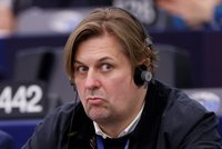 Rozpad eurokandidátky německé AfD. Po lídrovi kampaň pozastavuje i Bystroň
