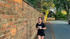Maya se rozhodla zúčastnit charitativního běhu na 100 km pro organizaci Young Lives vs. Cancer.