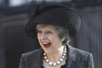 Britská premiérka Mayová chce předčasné volby. Parlament nedrží pohromadě