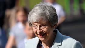 Britská premiérka Theresa Mayová a její manžel Philip u eurovoleb (23. 5. 2019)