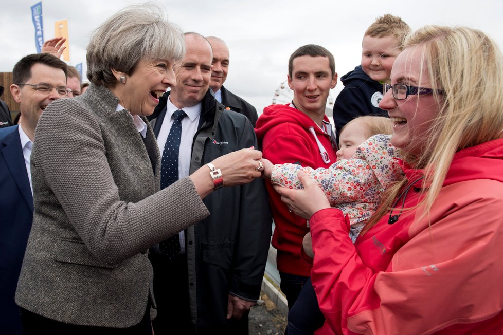 Theresa Mayová během předvolební kampaně