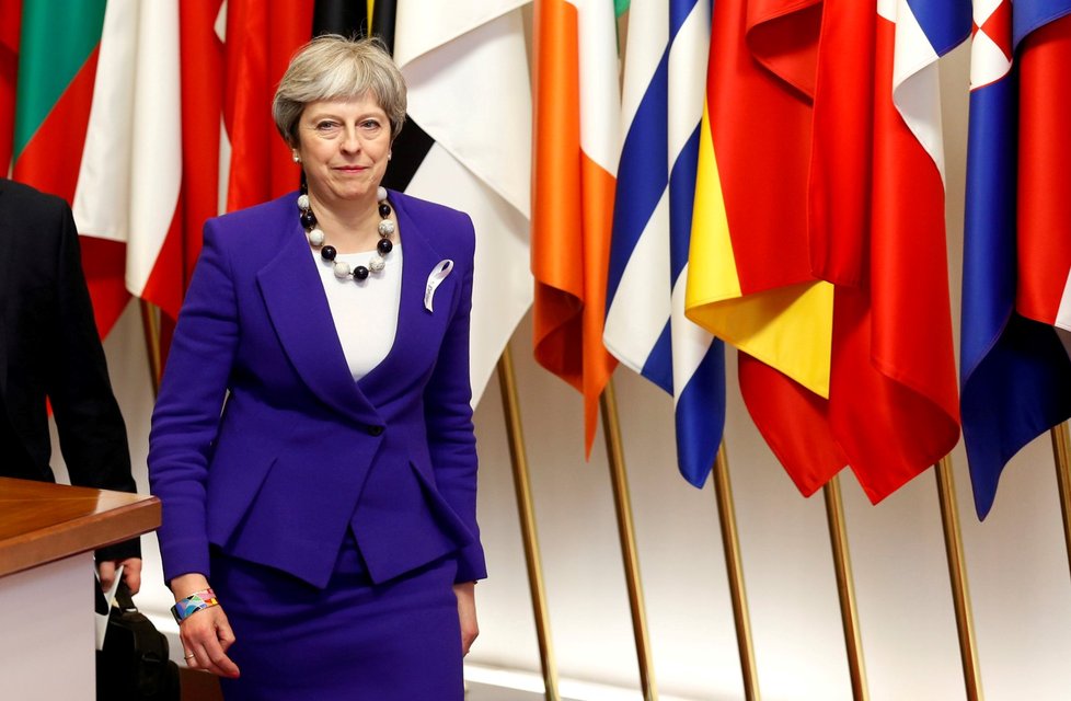 Britská premiérka Theresa Mayová v pondělí odmítne výzvy k uspořádání nového brexitového referenda, které se z jejího okolí ozývají v posledních dnech v souvislosti s nejistým osudem dohody mezi Británií a Evropskou unií