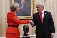 Trump odložil návštěvu Británie prý kvůli hrozbě protestů. Vláda to popírá