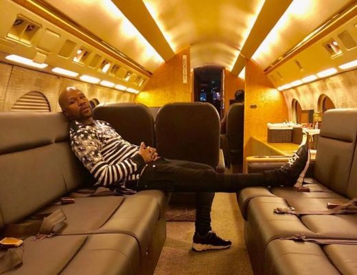 Floyd Mayweather ve svém tryskáči Floyd Mayweather ve svém tryskáči
