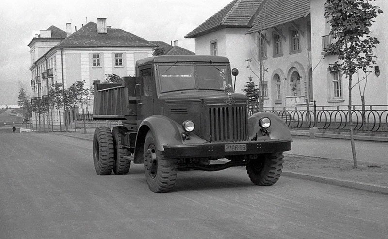 MAZ 200 (1947)