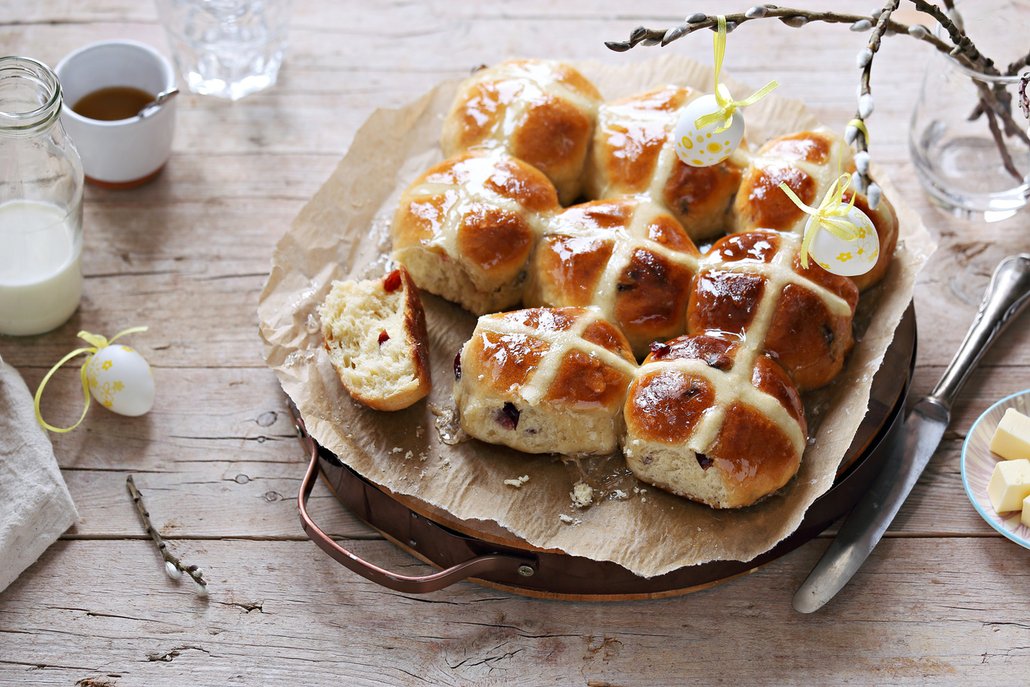 Hot cross buns mají s naším mazancem mnoho společného