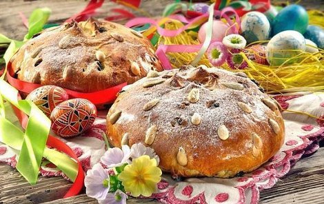 Mazanec je tradiční pokrm, který na velikonočním stole nesmí chybět.