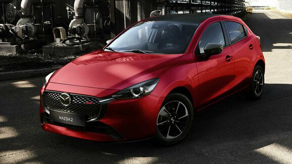 Mazda 2 po druhé modernizaci míří do Evropy. Známe české ceny!