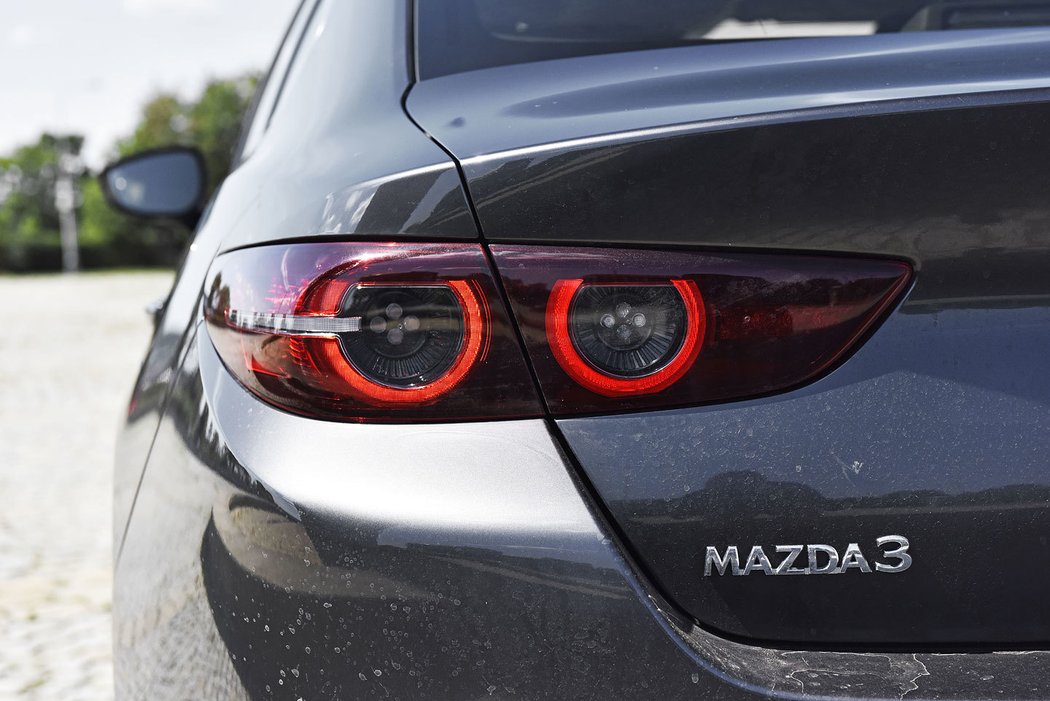 Mazda 3 sedan 2.0 Skyactiv-G122 AT Plus