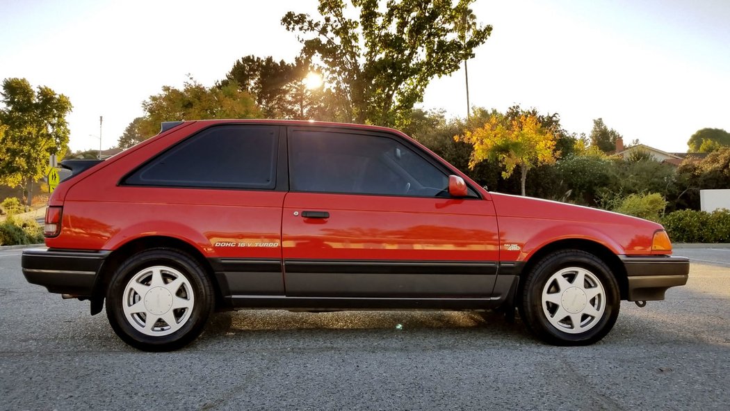 Mazda 323 GTX (1988)