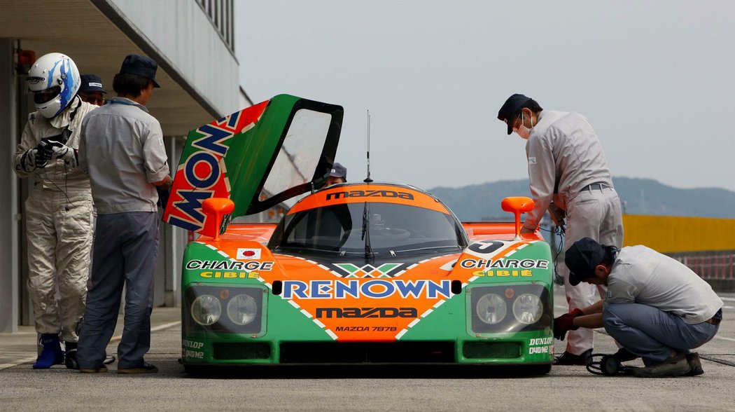 Mazda 787B v Le Mans 2011