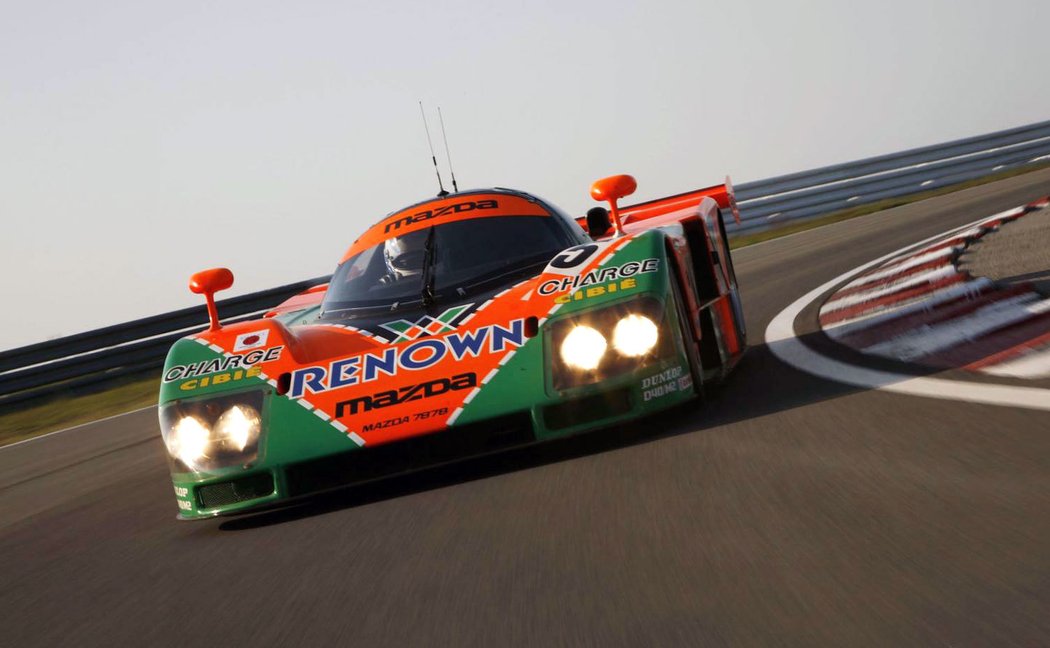 Mazda 787B v Le Mans 2011