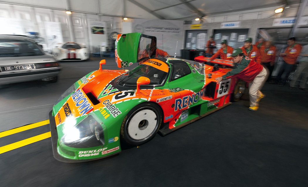 Mazda 787B v Le Mans 2011