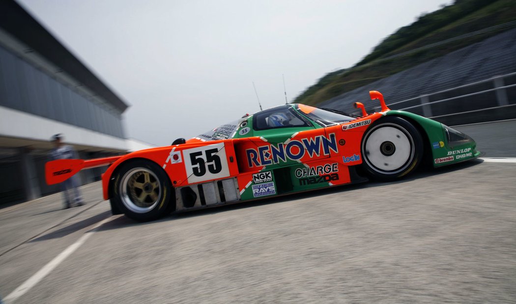 Mazda 787B v Le Mans 2011