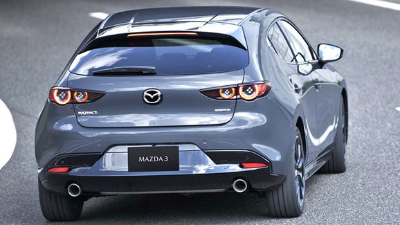 Nová Mazda 3 odhalila kompletní český ceník. Srovnali jsme její ceny s konkurencí