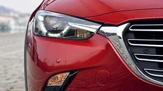 Facelift byl spíš kosmetický, zůstaly žárovkové blinkry a zadní lampy mají nový vzhled Facelift byl spíš kosmetický, zůstaly žárovkové blinkry a zadní lampy mají nový vzhled