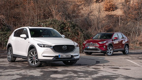 TEST Mazda CX-5 vs. Toyota RAV4 – Od každého trochu, prosím