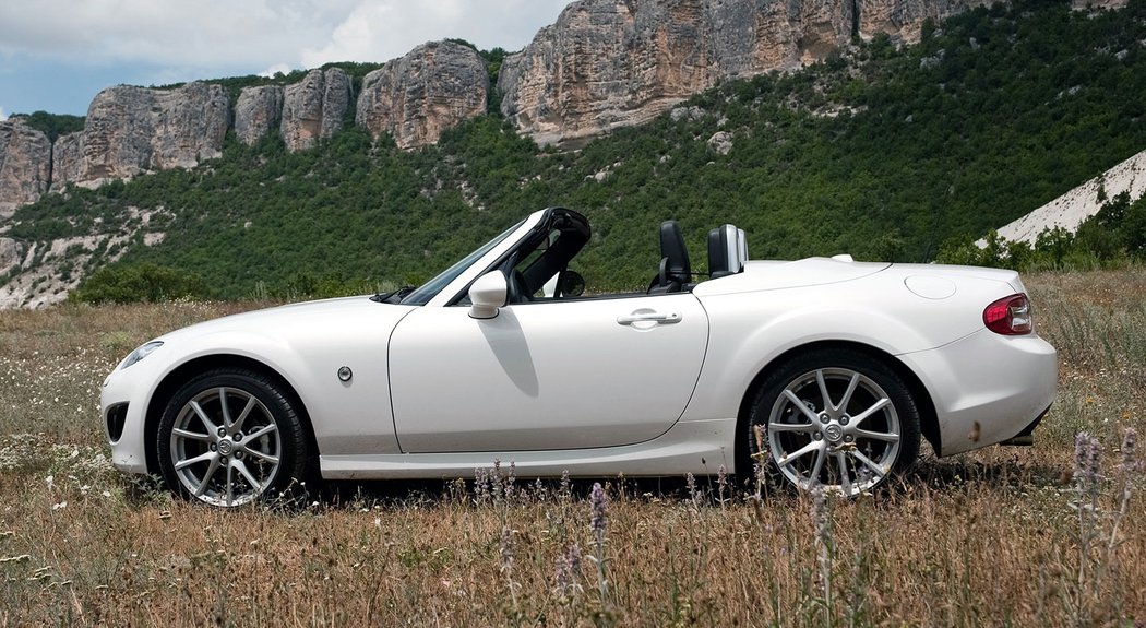 Mazda MX-5 Roadster-Coupe (NC2) 2008–12