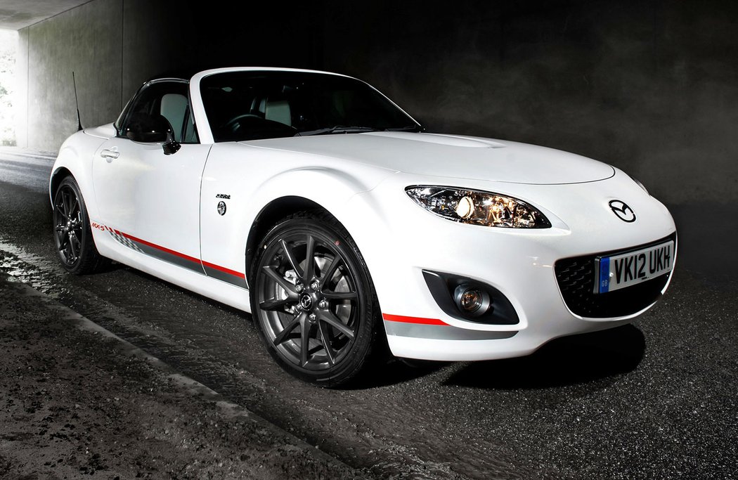 Mazda MX-5 Roadster-Coupe Kuro (NC2) 2012