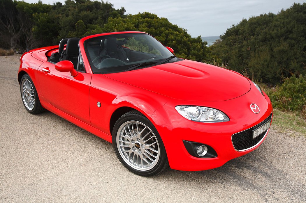 Mazda MX-5 Roadster-Coupe Sports (NC2) 2008–12