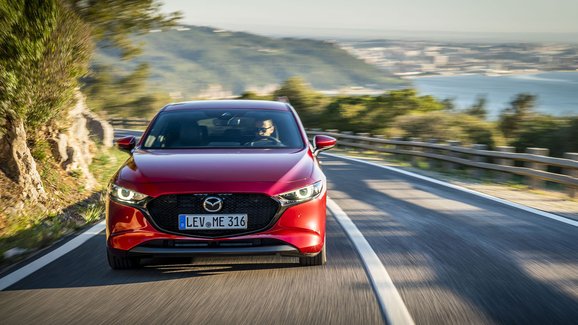 Mazda se těší velkému zájmu o revoluční motor Sky-X. Poptávka překonává očekávání