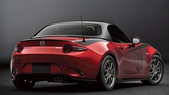Mazda ukázala karbonový hardtop pro MX-5: O výrobě zatím není rozhodnuto