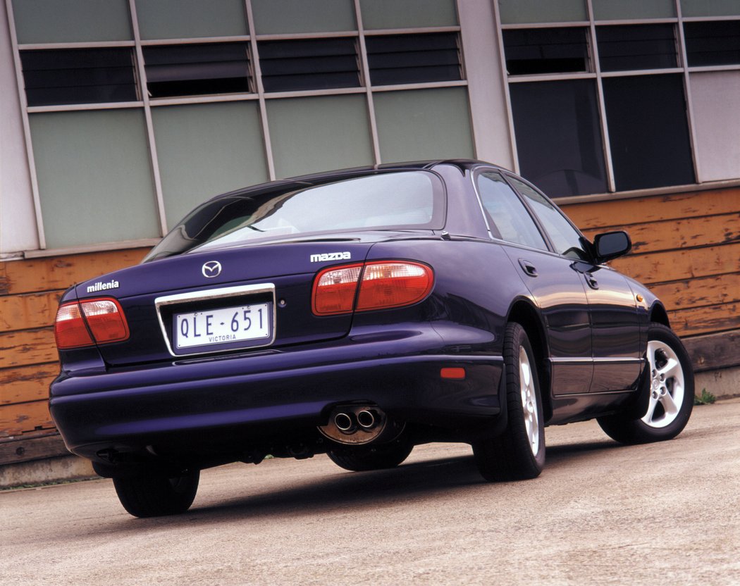 Mazda Millenia (2000)