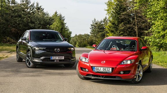 Mazda MX-30 R-EV a Mazda RX-8: Jediné wankely nové éry bok po boku