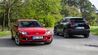 Mazda MX-30 R-EV a Mazda RX-8 Mazda MX-30 R-EV a Mazda RX-8