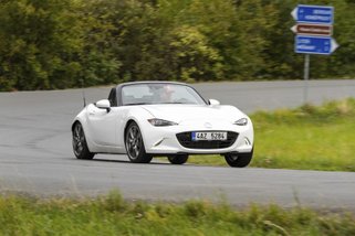 Mazda MX-5 2.0 Skyactiv-G160 Revolution