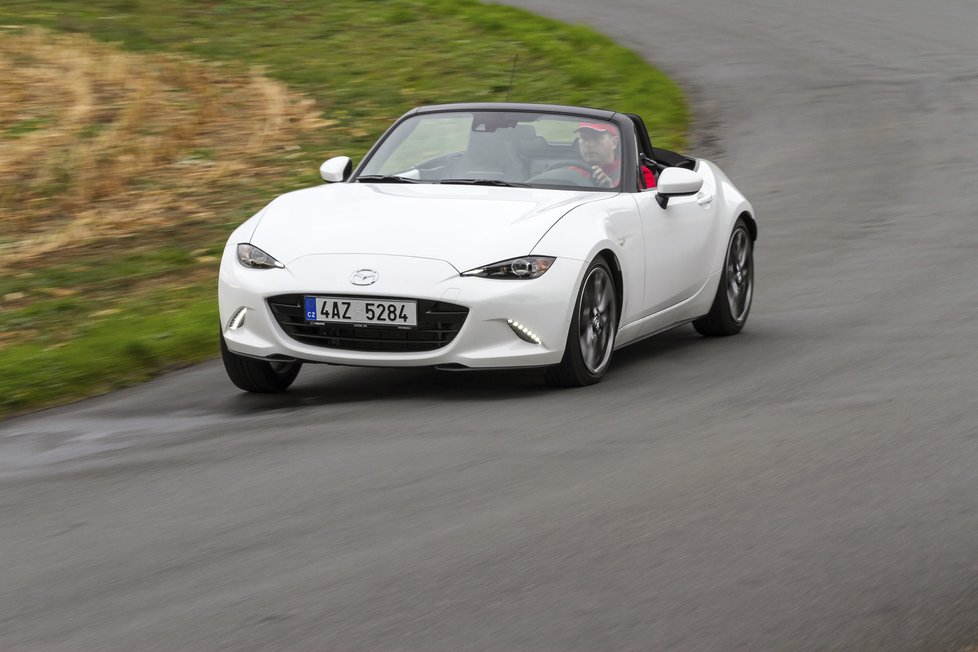 Mazda MX-5 2.0 Skyactiv-G160 Revolution