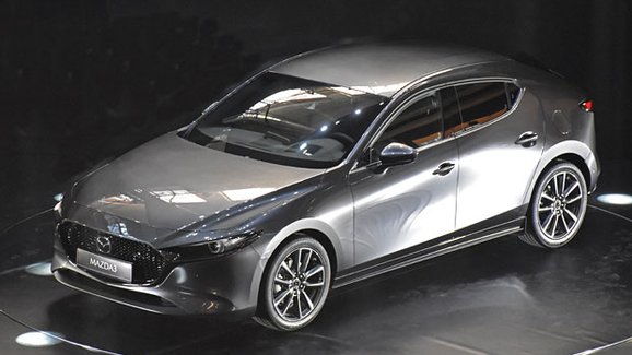 Mazda 3 se ukázala v Česku! Máme ceny všech verzí