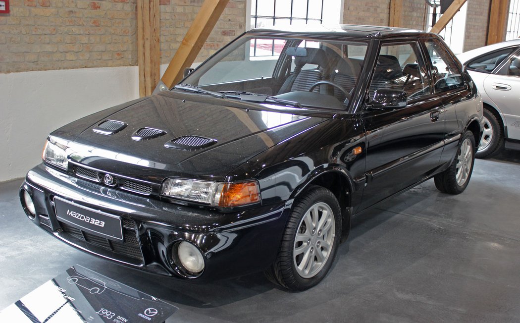 Mazda 323 (1993)