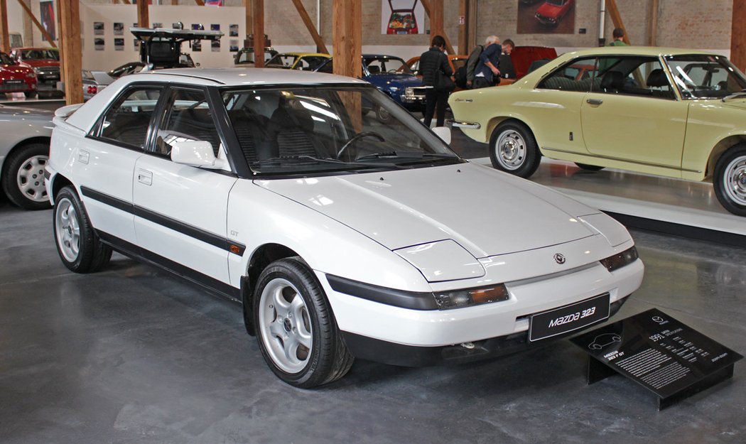 Mazda 323 (1991)