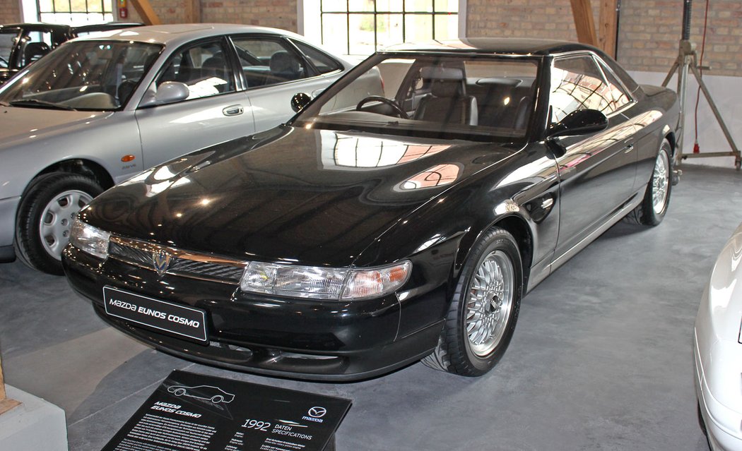 Mazda Eunos Cosmo (1992)