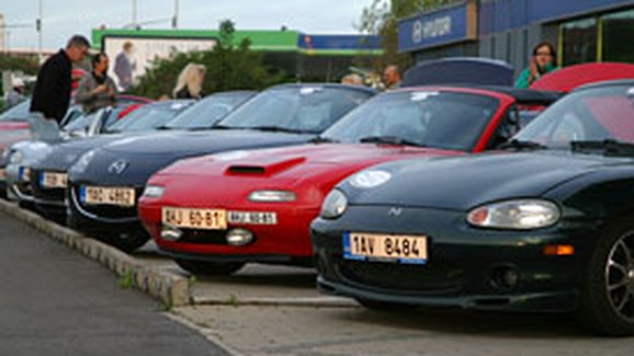 Mazda v Essenu: největší průvod MX-5 v historii