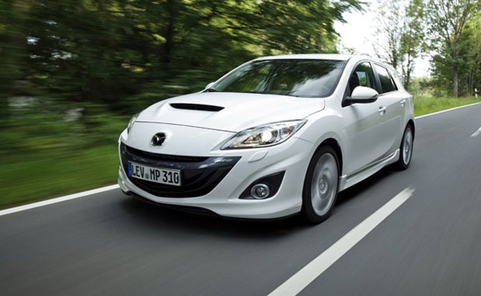 Nová Mazda 3 bude lehčí a úspornější