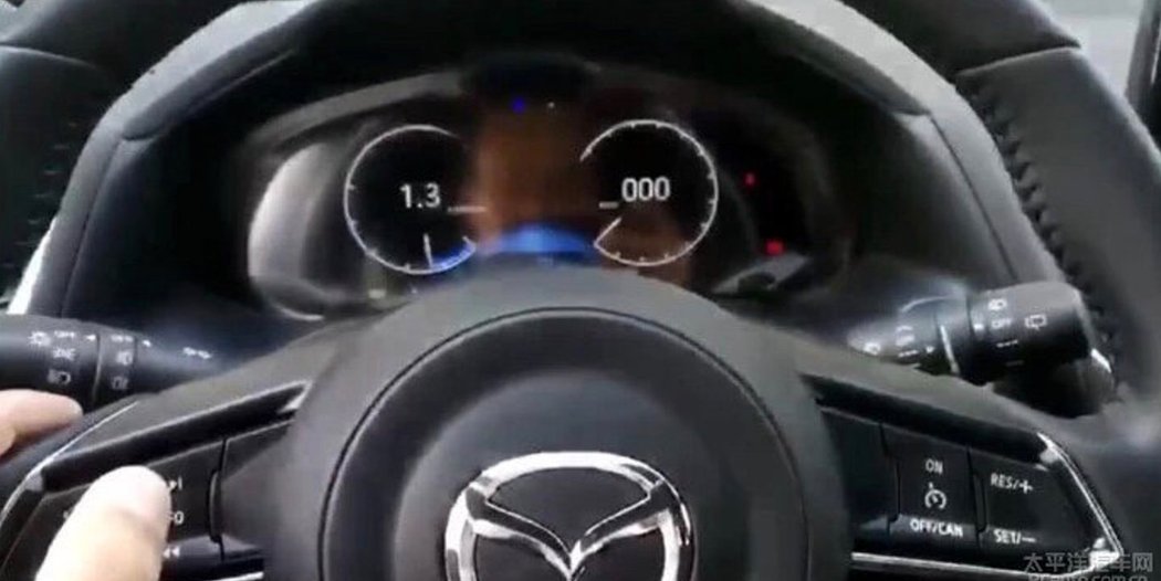 Mazda 3 dorazí s digitálními budíky